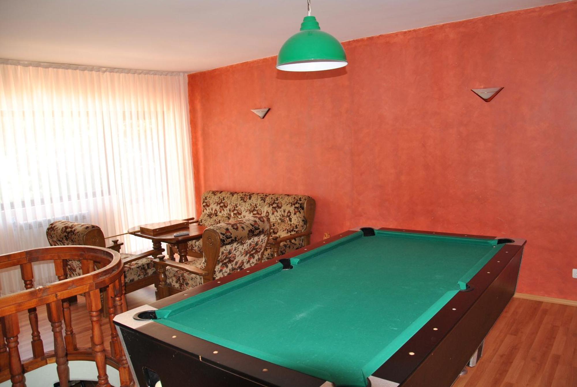Family Hotel Shoky Chepelare Bagian luar foto